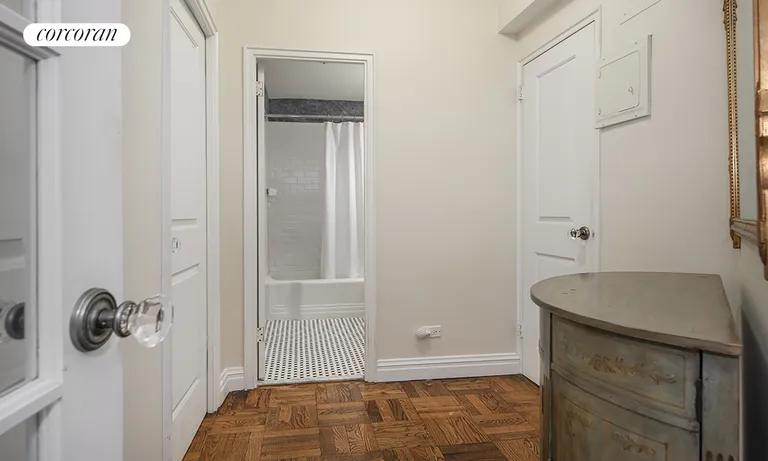 New York City Real Estate | View 215 East 79th Street, 8C | room 3 | View 4