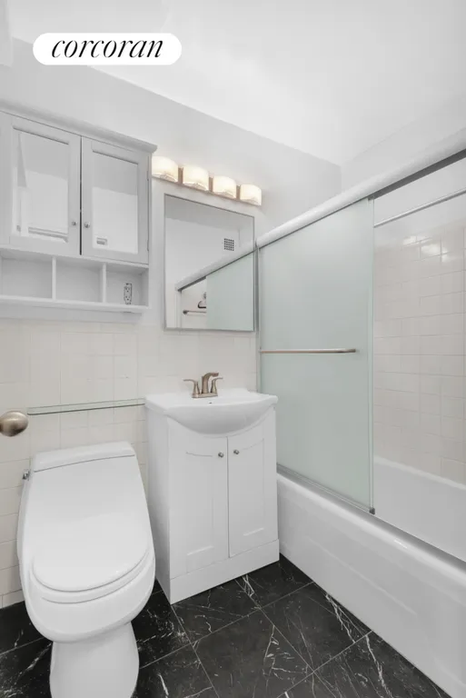 New York City Real Estate | View 170 West End Avenue, 2T | Full Bathroom | View 6