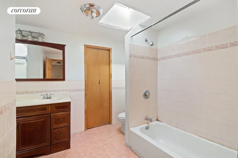 New York City Real Estate | View 816 Lafayette Avenue | Full Bathroom | View 5