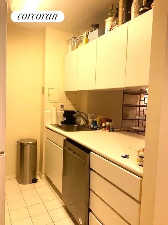 New York City Real Estate | View 1 Irving Place, G17C | Kitchen | View 6