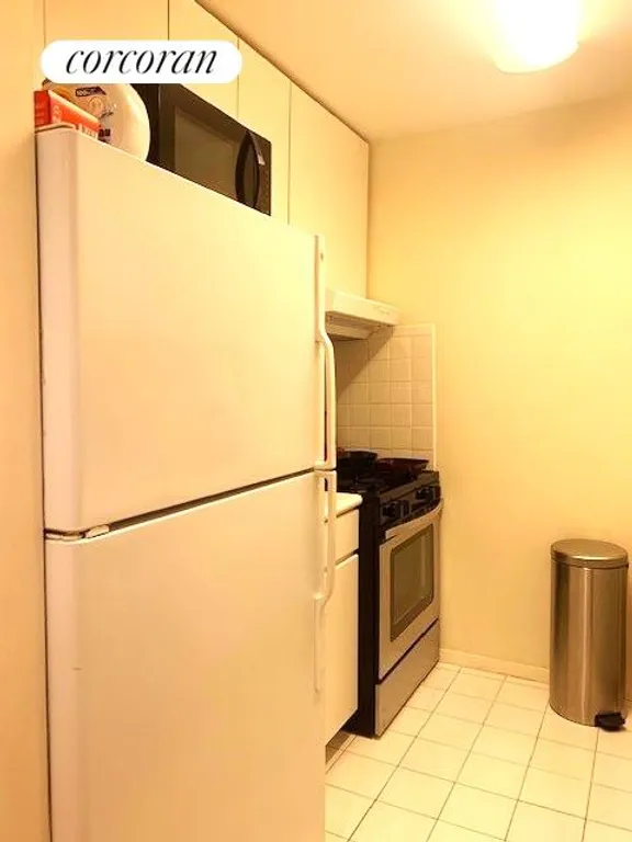 New York City Real Estate | View 1 Irving Place, G17C | Kitchen | View 7