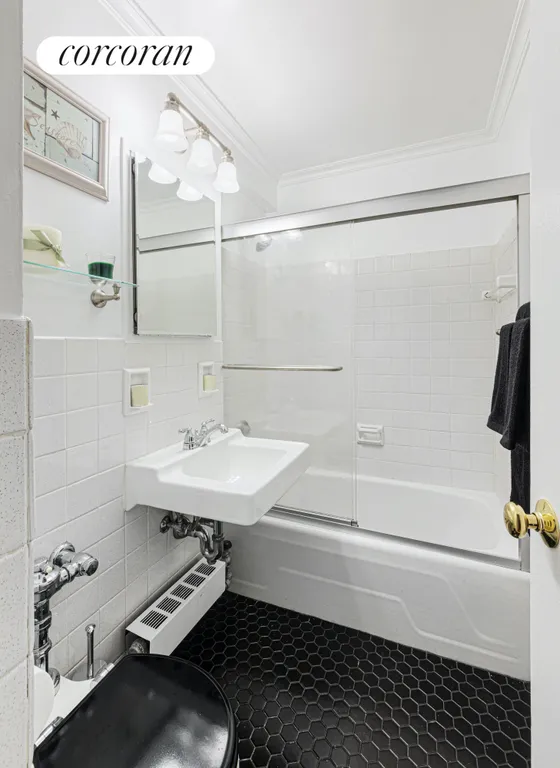 New York City Real Estate | View 520 East 76th Street, 7D | Full Bathroom | View 6