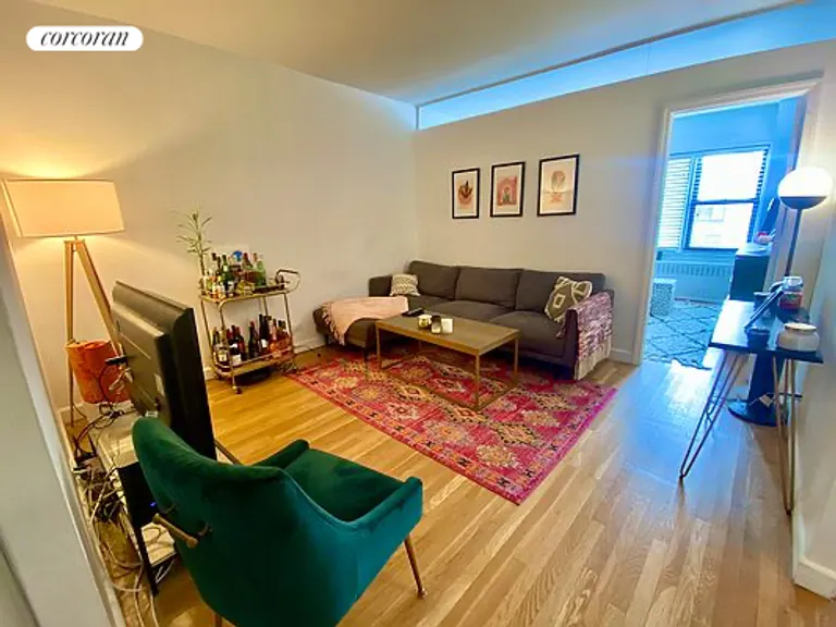 New York City Real Estate | View 333 East 34th Street, 17H | 2 Beds, 1 Bath | View 1