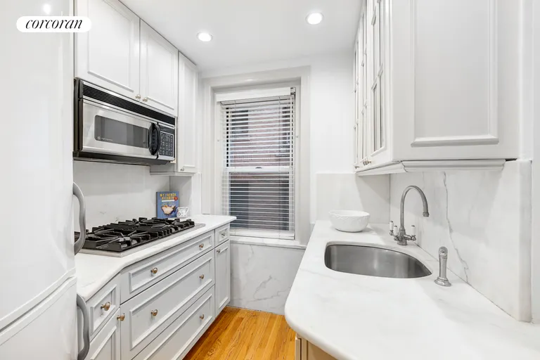 New York City Real Estate | View 7 East 85th Street, 6C | Kitchen | View 2