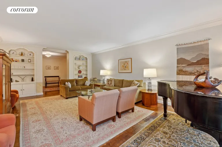 New York City Real Estate | View 10 East 70th Street, 6A | room 2 | View 3