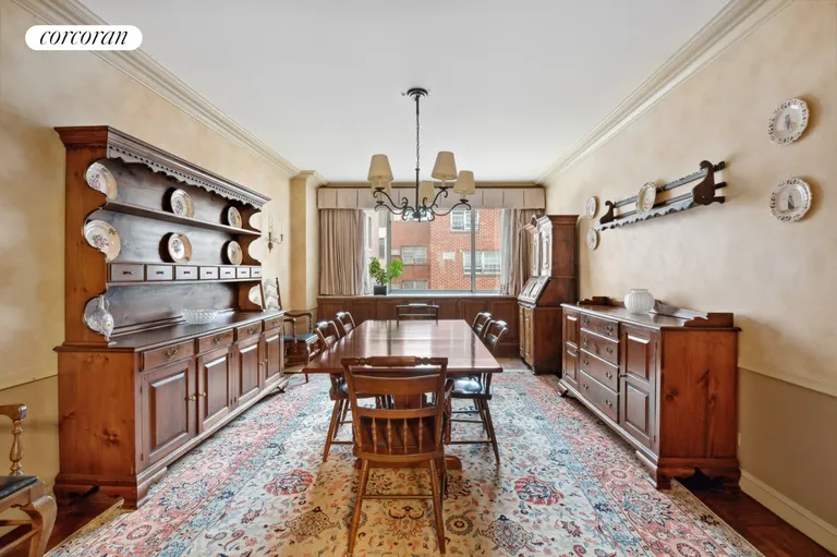 New York City Real Estate | View 10 East 70th Street, 6A | room 4 | View 5