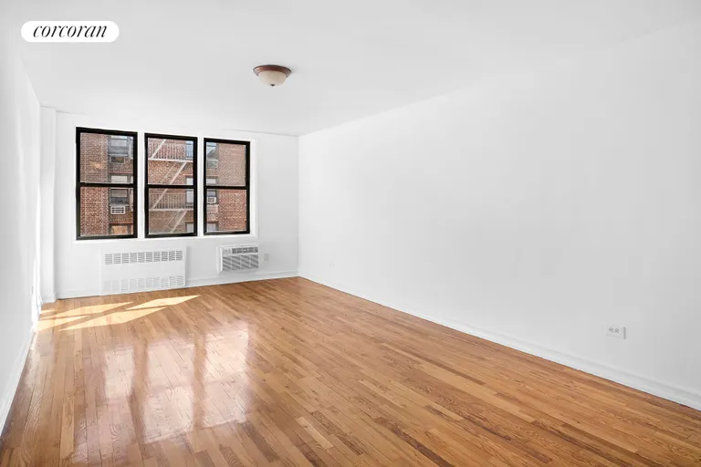 New York City Real Estate | View 515 East 7th Street, 5V | Living Room | View 4