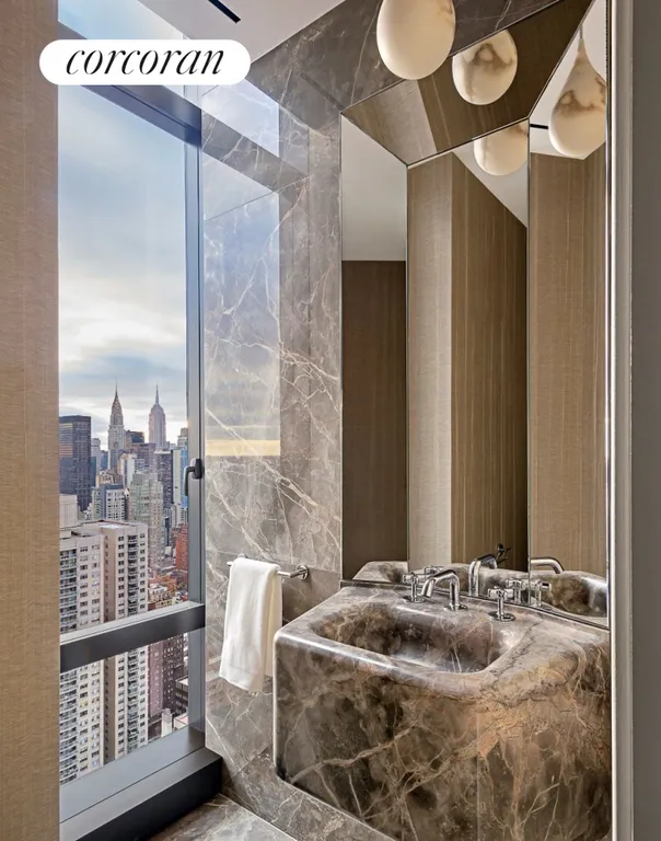 New York City Real Estate | View 430 East 58th Street, PH47 | room 14 | View 15