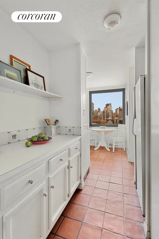 New York City Real Estate | View 531 Main Street, 1702 | Pantry | View 6