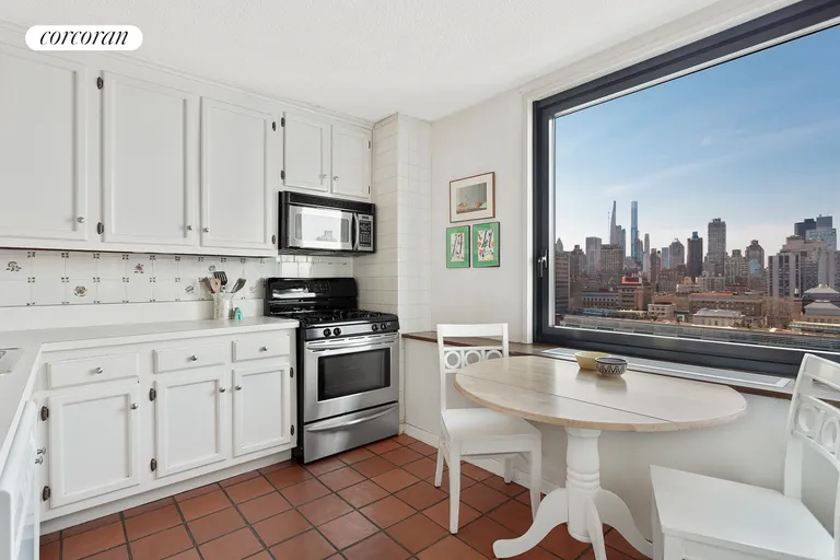 New York City Real Estate | View 531 Main Street, 1702 | Kitchen | View 7