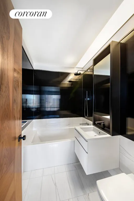 New York City Real Estate | View 157 West 57th Street, 41D | Full Bathroom | View 14