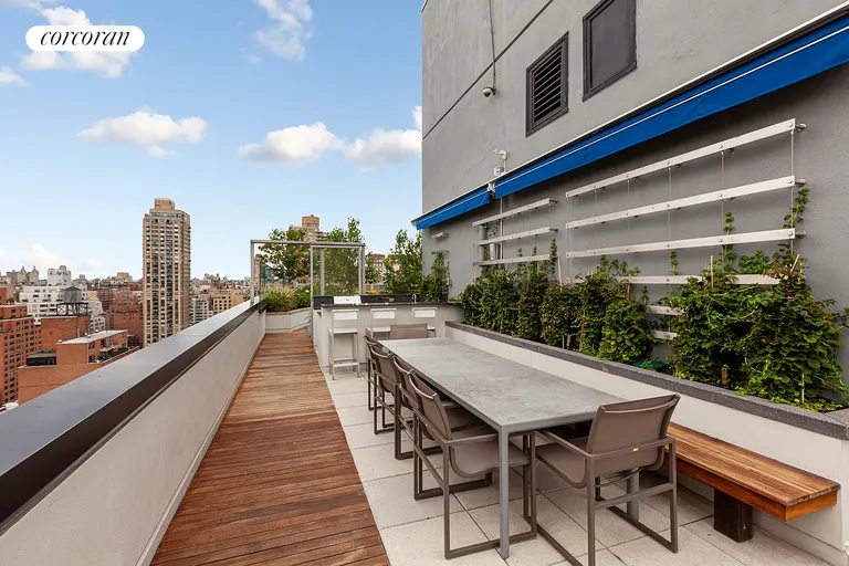 New York City Real Estate | View 305 East 85th Street, 6A | room 16 | View 17