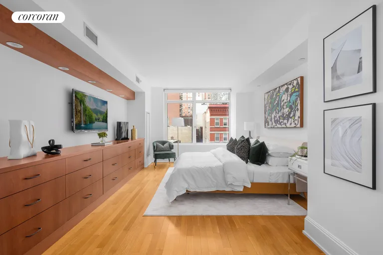 New York City Real Estate | View 305 East 85th Street, 6A | room 5 | View 6