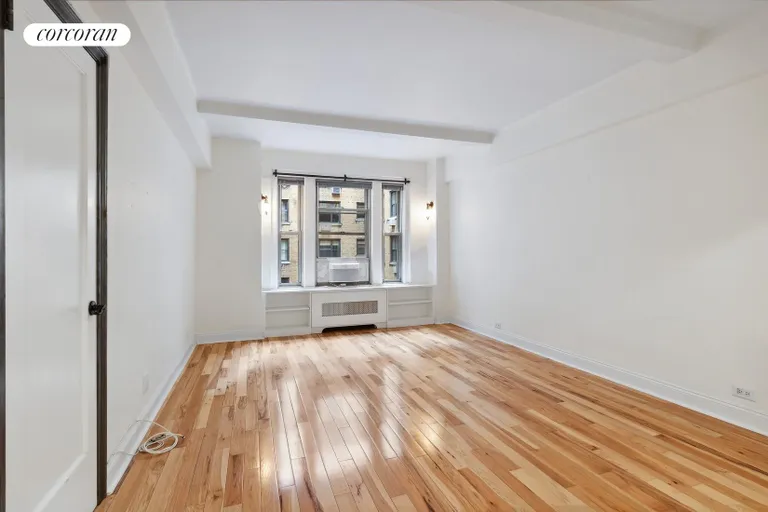New York City Real Estate | View 24 Fifth Avenue, 921 | 1 Bath | View 1