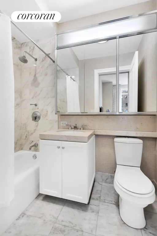 New York City Real Estate | View 205 West 76th Street, PH3D | En Suite 2nd Bathroom | View 9
