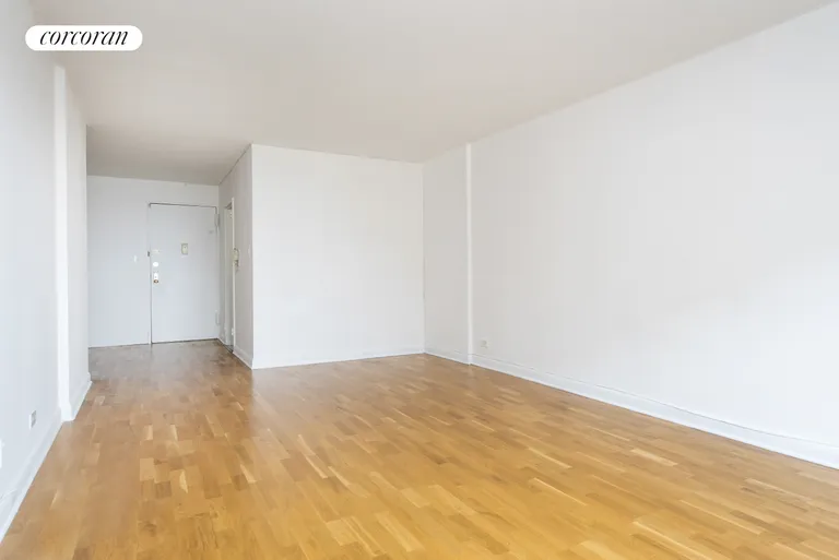 New York City Real Estate | View 39-60 54th Street, 7U | room 3 | View 4