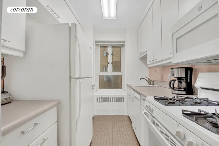 New York City Real Estate | View 1 Gracie Terrace, 5H | Kitchen | View 3