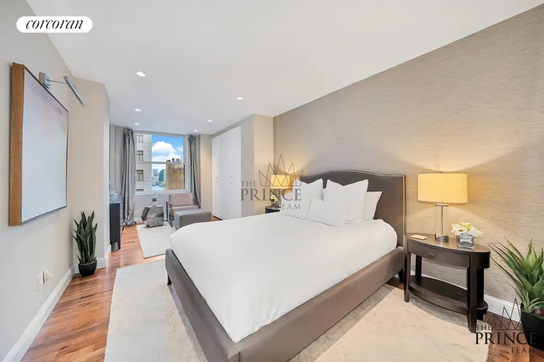 New York City Real Estate | View 88 Greenwich Street, 1809 | room 5 | View 6