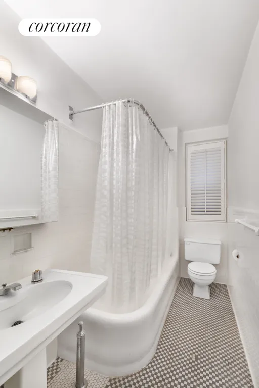 New York City Real Estate | View 155 East 93rd Street, 3G | Full Bathroom | View 6
