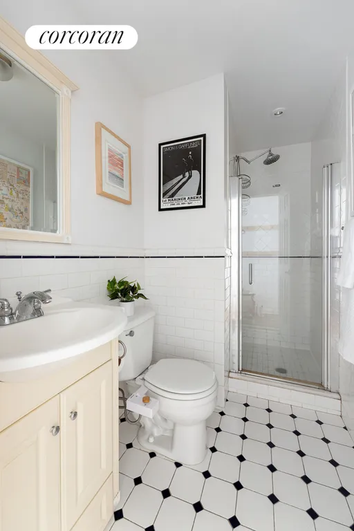 New York City Real Estate | View 362 Eastern Parkway, 2B | Full Bathroom | View 5