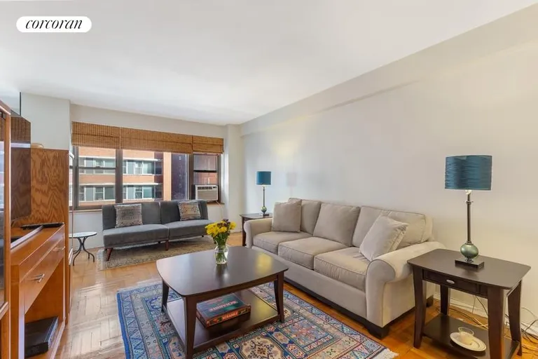 New York City Real Estate | View 55 East End Avenue, 5G | room 1 | View 2