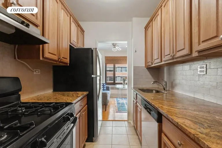 New York City Real Estate | View 55 East End Avenue, 5G | room 4 | View 5