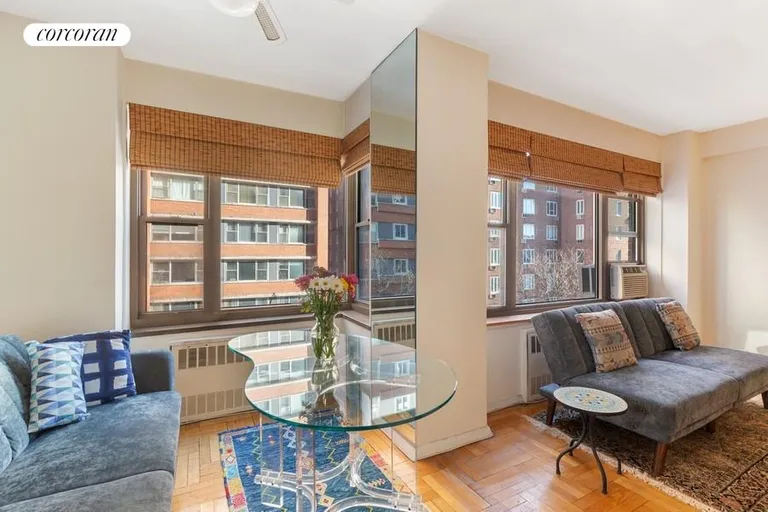 New York City Real Estate | View 55 East End Avenue, 5G | room 2 | View 3
