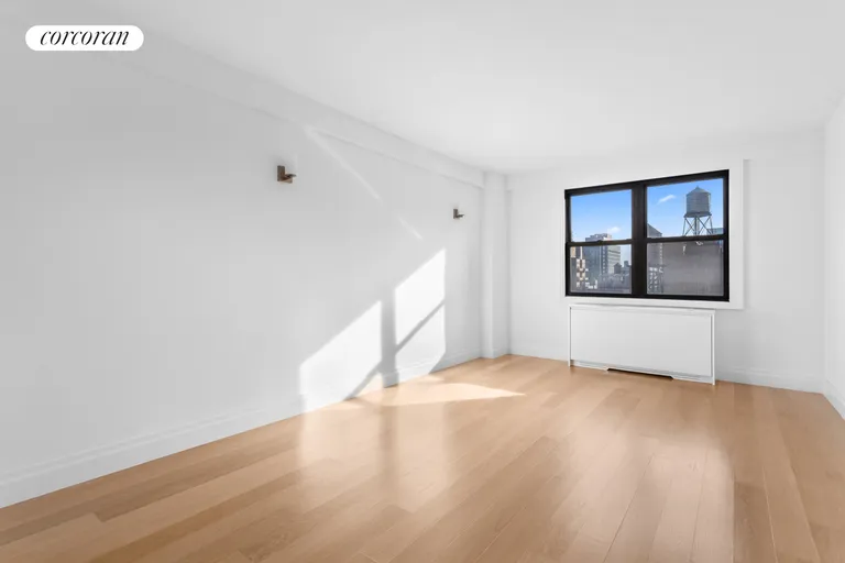 New York City Real Estate | View 201 East 28th Street, 12P | room 3 | View 4