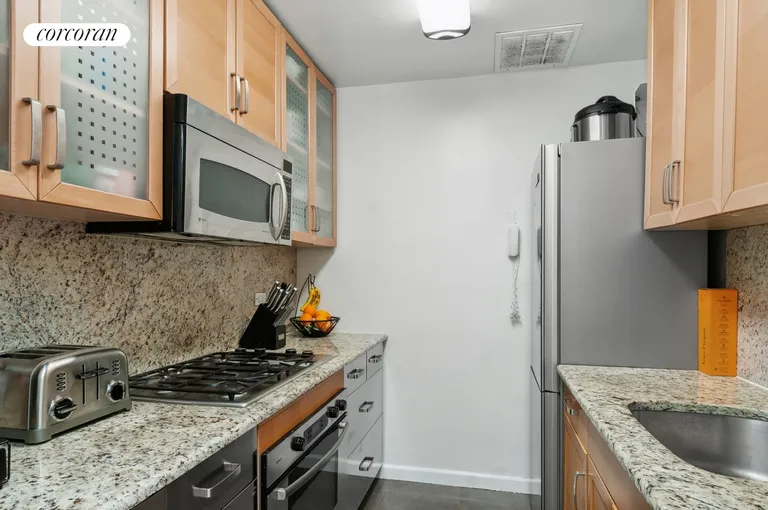 New York City Real Estate | View 340 East 64th Street, 21A | Kitchen | View 2