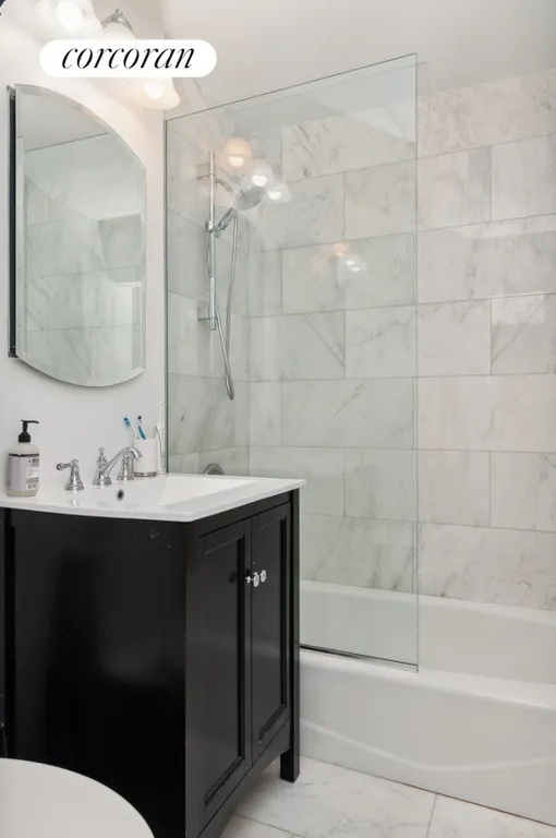 New York City Real Estate | View 340 East 64th Street, 21A | Full Bathroom | View 6