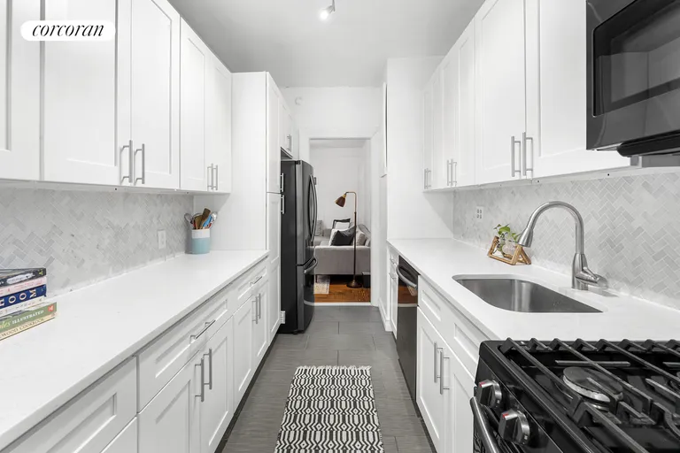 New York City Real Estate | View 860 West 181st Street, 43 | Kitchen | View 2