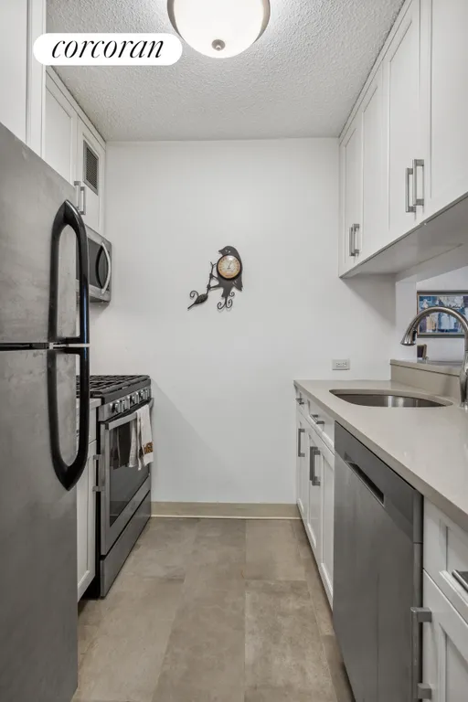 New York City Real Estate | View 30 West 61st Street, 7H | Kitchen | View 2