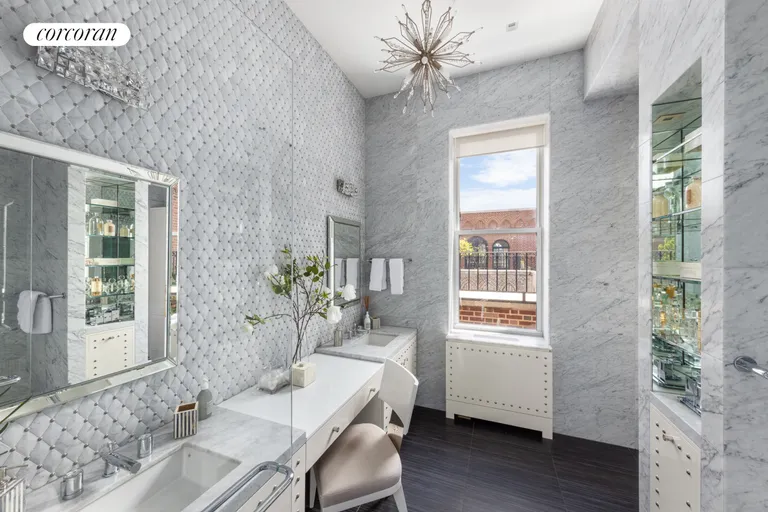 New York City Real Estate | View 1185 Park Avenue, 16/17F | Primary Bathroom | View 16