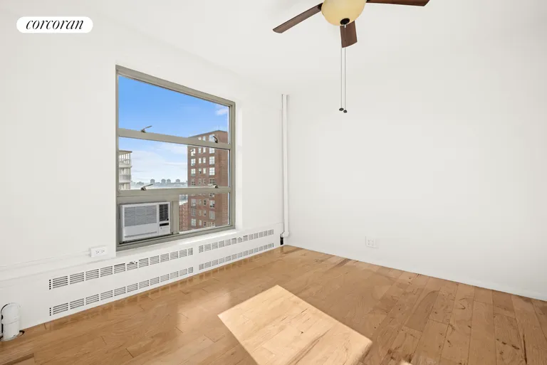 New York City Real Estate | View 80 LaSalle Street, 19F | room 4 | View 5