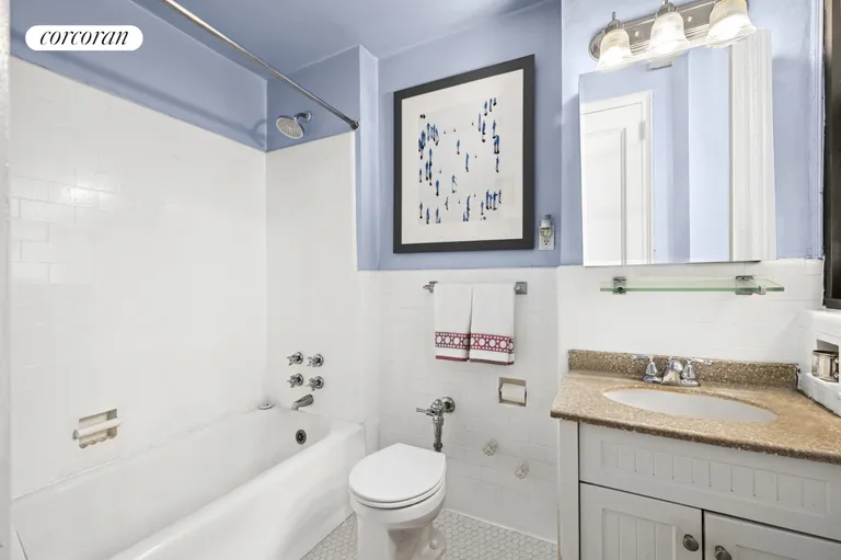 New York City Real Estate | View 12 East 97th Street, 8L | Full Bathroom | View 4