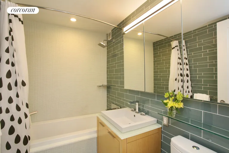 New York City Real Estate | View 34 North 7th Street, 3D | Full Bathroom | View 4