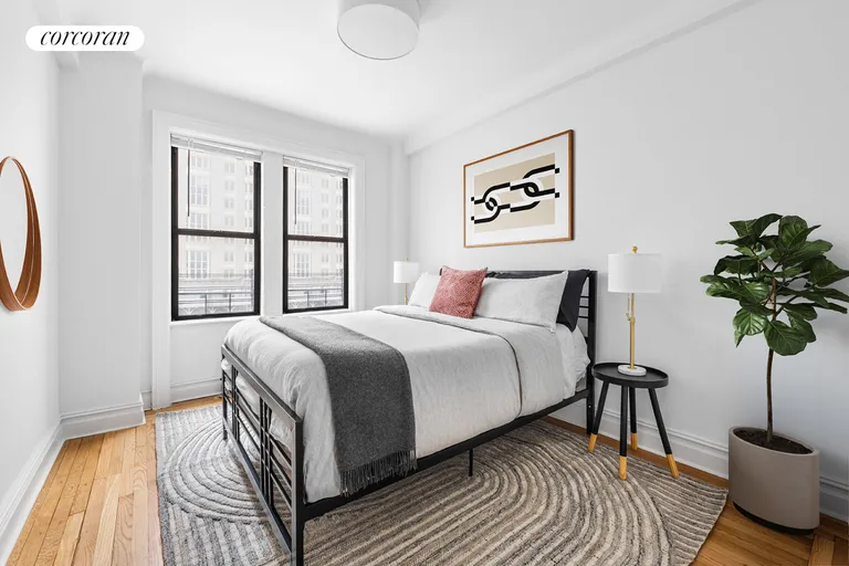 New York City Real Estate | View 140 West 58th Street, 4D | Bedroom | View 3