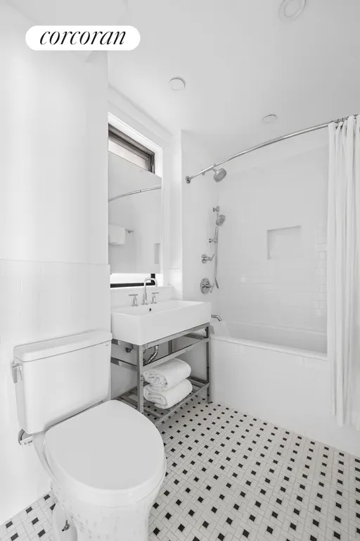 New York City Real Estate | View 140 West 58th Street, 4D | Full Bathroom | View 5
