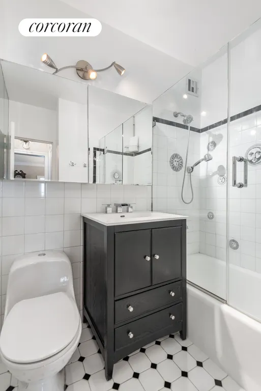 New York City Real Estate | View 300 East 74th Street, 28C | Full Bathroom | View 8