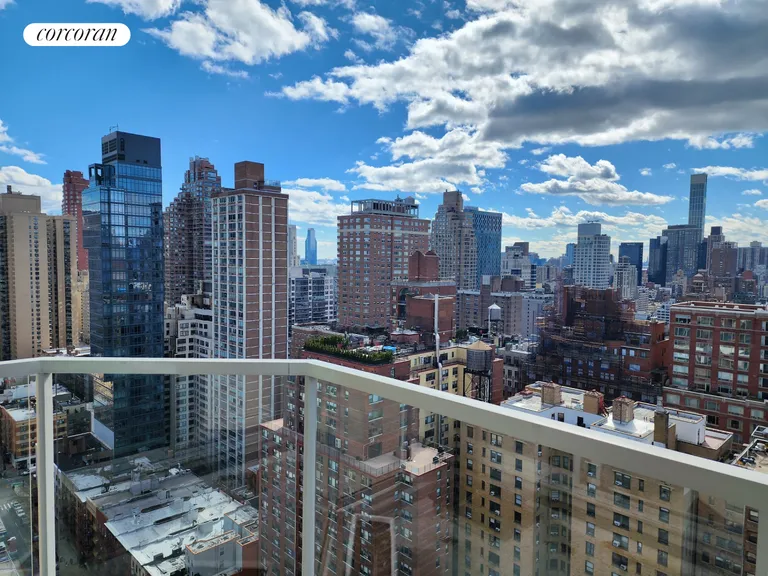 New York City Real Estate | View 300 East 74th Street, 28C | room 9 | View 10
