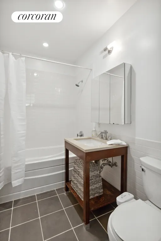 New York City Real Estate | View 365 Bridge Street, 8O | Full Bathroom | View 9
