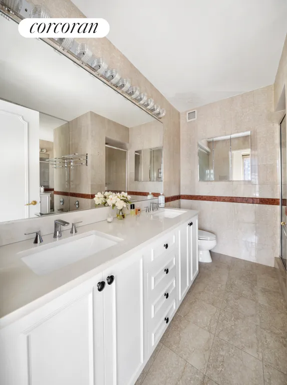 New York City Real Estate | View 200 East 69th Street, 27C | Primary Bathroom | View 8