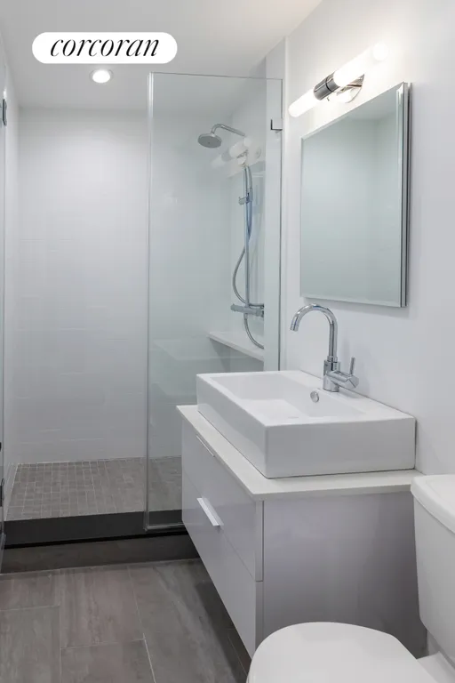 New York City Real Estate | View 33 Greenwich Avenue, 12F | Full Bathroom | View 5