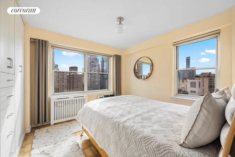 New York City Real Estate | View 300 East 71st Street, 18R | room 4 | View 5