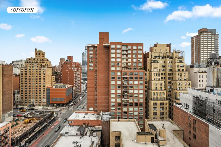 New York City Real Estate | View 300 East 71st Street, 18R | room 5 | View 6