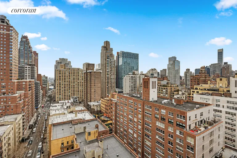 New York City Real Estate | View 300 East 71st Street, 18R | room 8 | View 9
