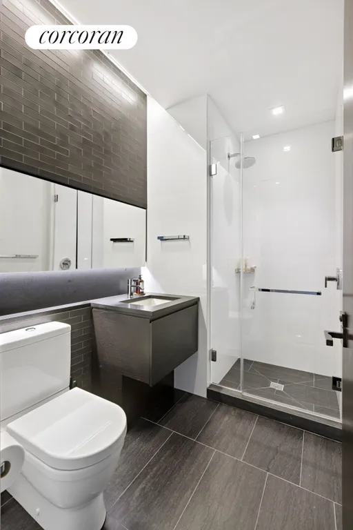 New York City Real Estate | View 172 Madison Avenue, 8A | Full Bathroom | View 8