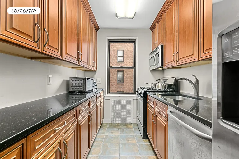 New York City Real Estate | View 25 Oliver Street, 2B | room 2 | View 3