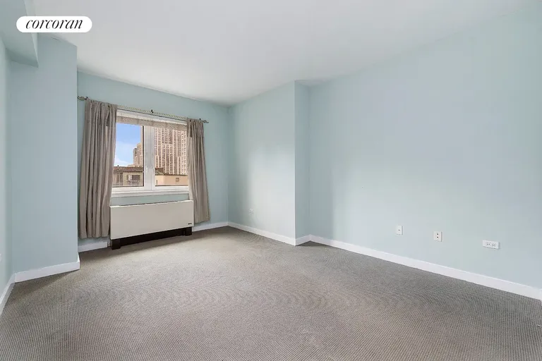 New York City Real Estate | View 425 Fifth Avenue, 22B | room 2 | View 3