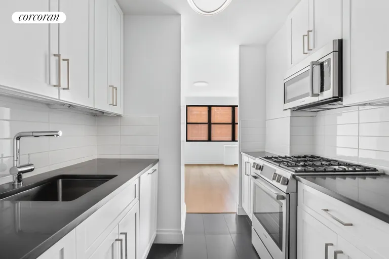 New York City Real Estate | View 201 East 28th Street, 14J | room 1 | View 2